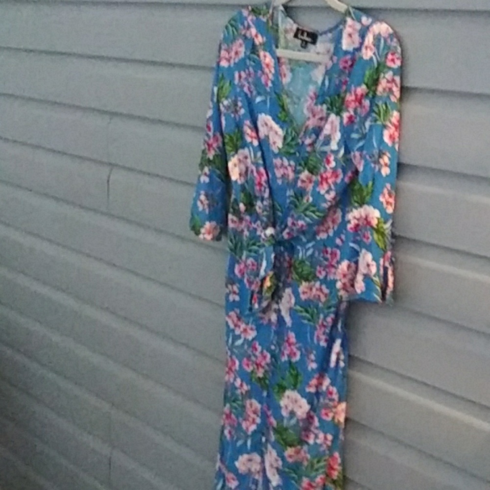NWT lulus size small floral print